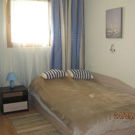 Apartment Triokhkomnatnye V Komplekse S Basseinom I Kafe, 2 S/uzla *