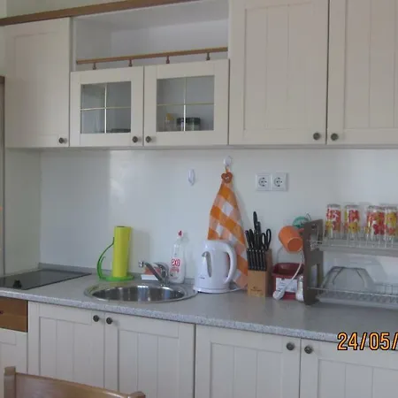 Triokhkomnatnye V Komplekse S Basseinom I Kafe, 2 S/uzla Apartment *